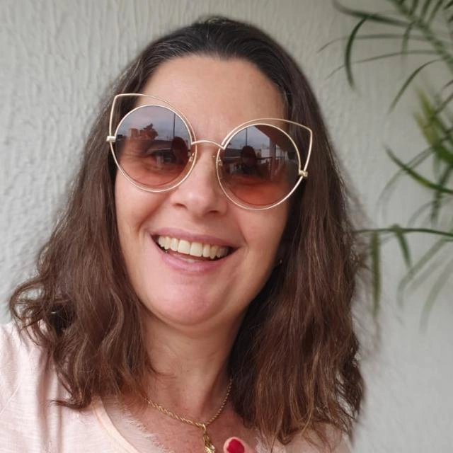 pele iluminada após tratamento de estética facial em Campinas